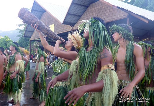 Aranui-14 Aranui 5 maiden arrival at Hiva Oa - Marquesas - december 2015