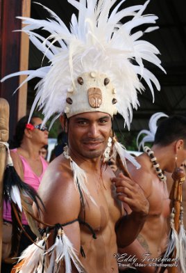 Aranui-9 A representative of Rapa Nui (Easter Island) at the Hiva Oa Art & Dance Festival - Marquesas - december 2015