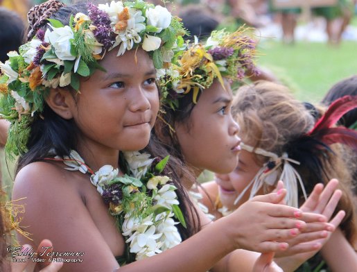 Art festival-11-bis Flowers, palm leafs, shells and other natural objects as part of the traditional dress - Hiva Oa - december 2015