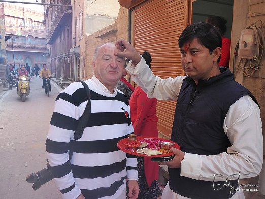 Bikaner A warm welcome was given to me at Bikaner when I entered the fair grounds. Applying of tilak is a kind of ritualistic worship of God. January 12, 2020
