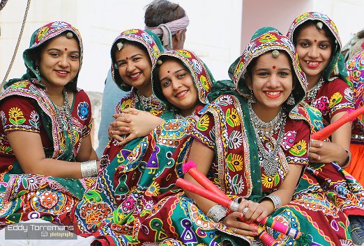 Camel Fair I loved this smiling faces of these Gujarati ladies in their tradtional dresses. January 11, 2020