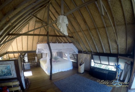 Tevahine Dream This lovely bungalow has just about everything a romantic couple would wish. The only factor, I was here solo - June 1, 2017