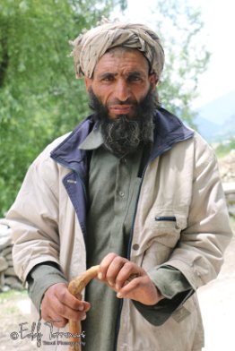 Sonamarg resident Sonmarg is a hill station in Ganderbal district in the Indian state of Jammu and Kashmir about 80 km north-east of Srinagar. June 08, 2019
