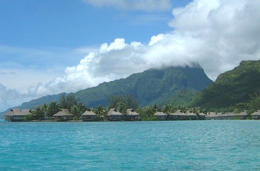 Moorea Beachcomber I found Moorea to be the most pleasant island of our Polynesian discovery - April 2004