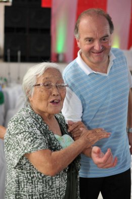 Eddy and friends This young lady would'nt let me go anymore - Tanauan - December 25, 2014.