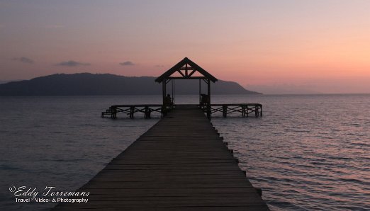 Sunset-29 The jetty, the daily playground for the kids. Sawinggarai - Raja Ampat - Indonesia - january 2016