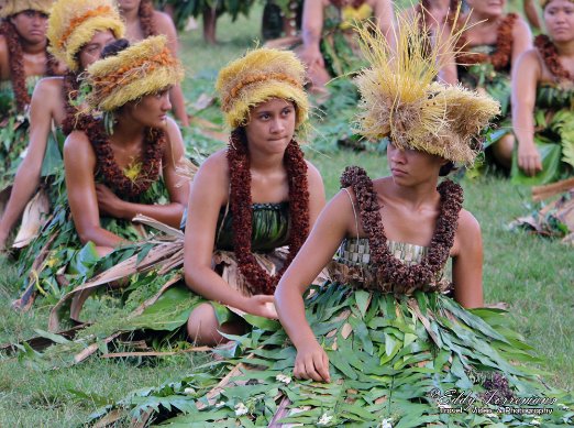 Art festival-8 I found the Marquesian ladies some of the most attractive women on earth - december 2015