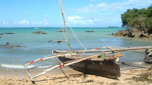 Dhows Dhows are the main way of water transportation - Zanzibar - Tanzania - August 2006