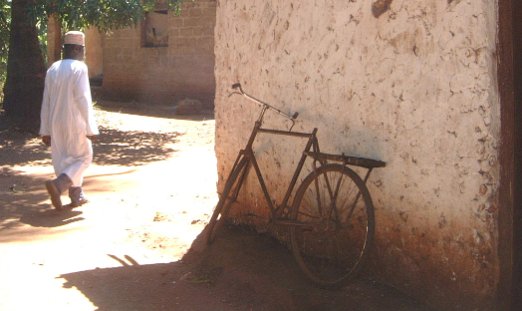 unconfortabel bicycle A bicycle without a saddle would be very unconvenient but this side of the planet still very usefull - Zanzibar - August 2006